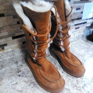 Woman's UGGs 7